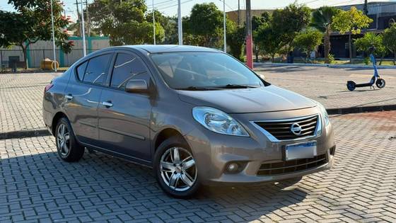 NISSAN VERSA 1.6 16V FLEX SL 4P MANUAL NISSAN VERSA 1.6 16V FLEX SL 4P MANUAL